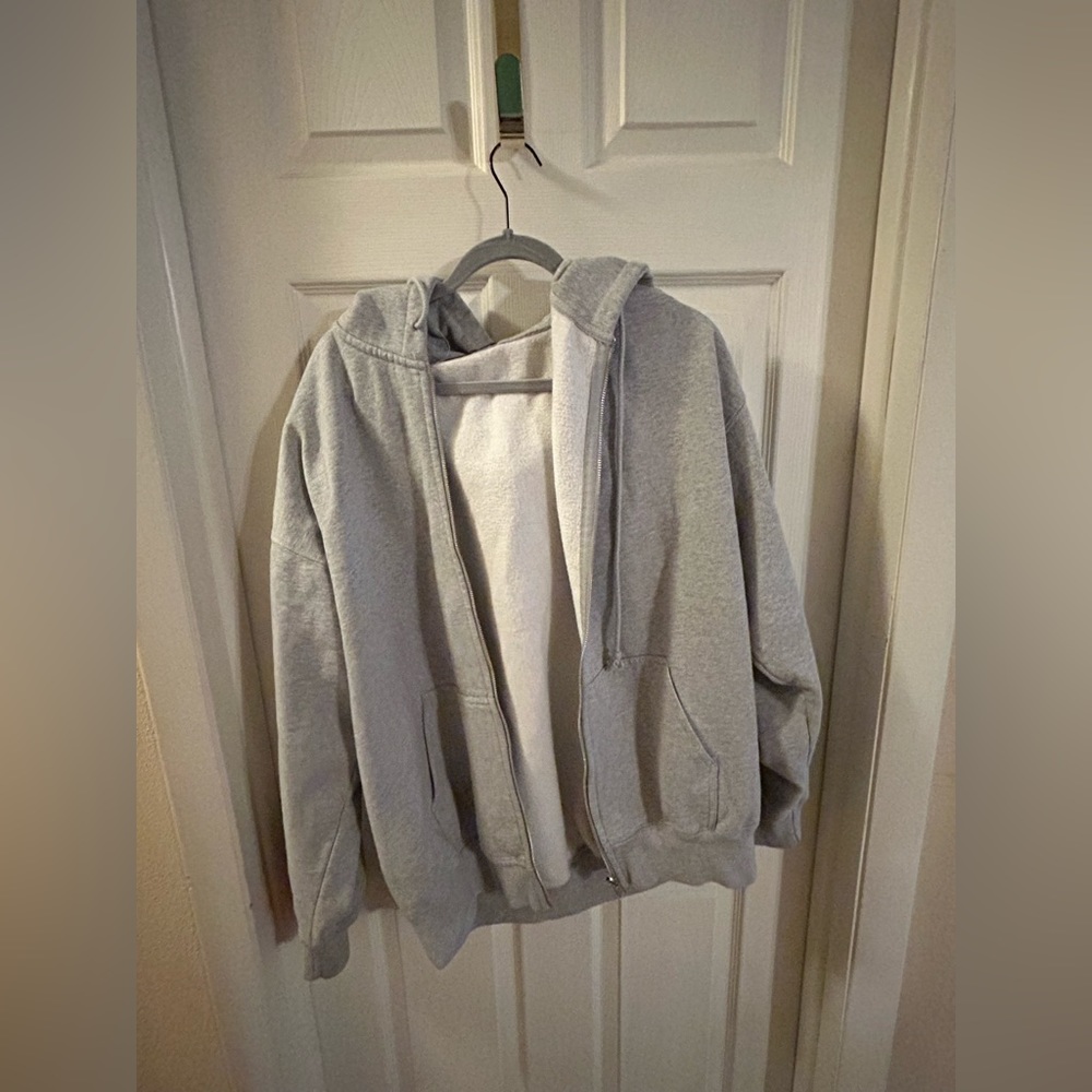 brandy melville oversized grey zip-up